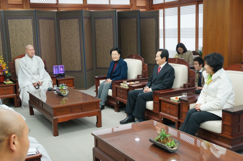 2012.04.06_한명숙,정세균 예방 (26)